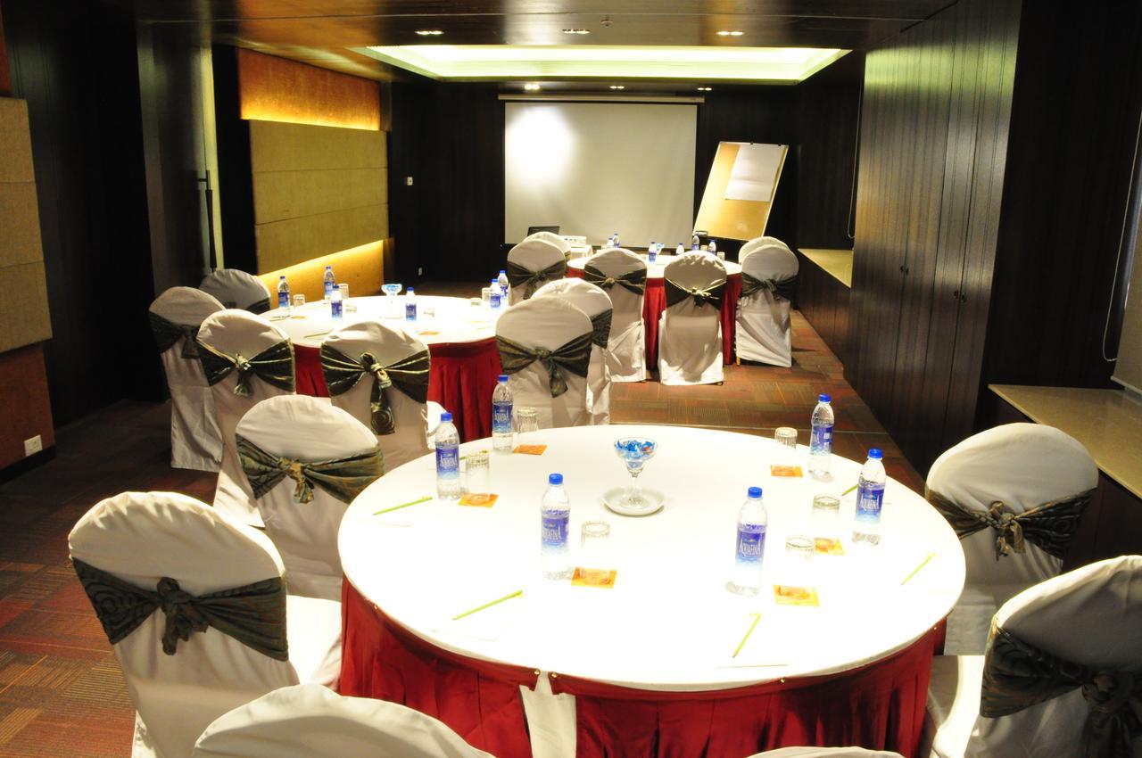 皮姆普里心灵空间酒店 Pimpri-Chinchwad 外观 照片
